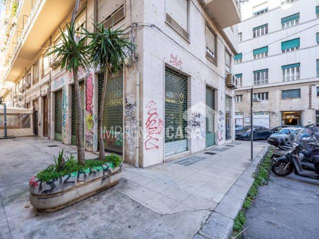 Locale Commerciale in affitto a VIII Circoscrizione, Palermo