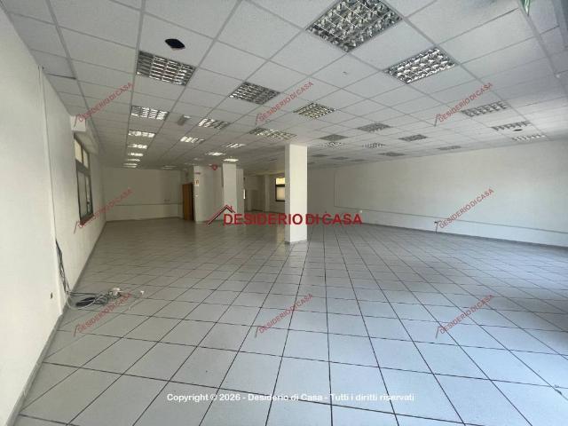 Locale Commerciale in affitto a I Circoscrizione, Palermo