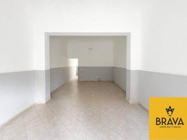 Locale Commerciale in affitto a III Circoscrizione, Palermo