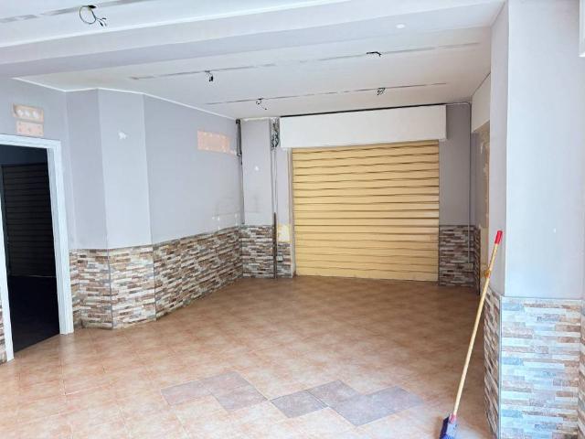 Locale Commerciale in affitto a VIII Circoscrizione, Palermo