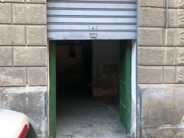 Locale Commerciale in affitto a V Circoscrizione, Palermo
