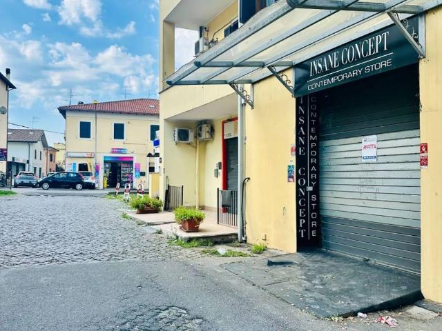 Locale Commerciale in affitto a Colombella, Roma Capitale