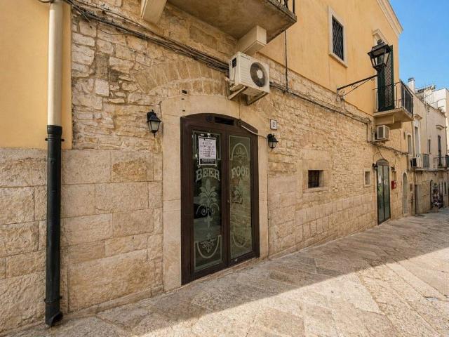 Locale Commerciale in affitto a Puglia, Bari