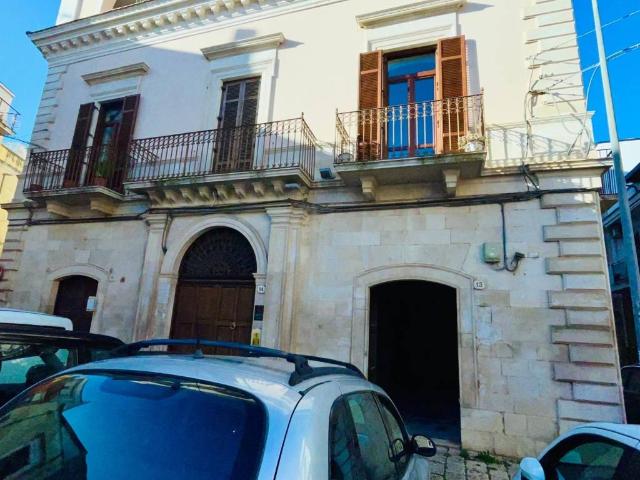 Locale Commerciale in affitto a Puglia, Bari