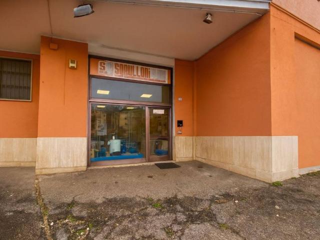 Locale Commerciale in affitto a Roma Capitale, Lazio