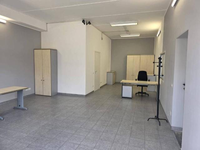 Locale Commerciale in affitto a Pandino, Lombardia
