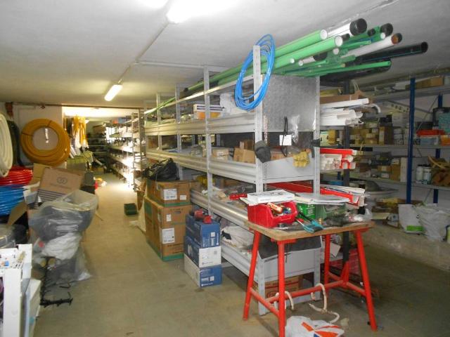 Locale Commerciale in affitto a Pantigliate, Lombardia