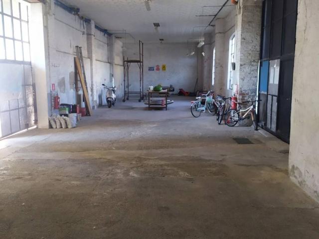 Locale Commerciale in affitto a Pantigliate, Lombardia