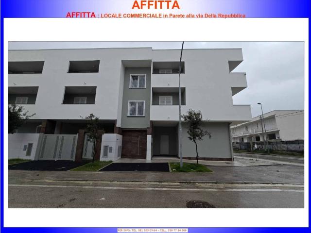 Locale Commerciale in vendita a Parete, Campania