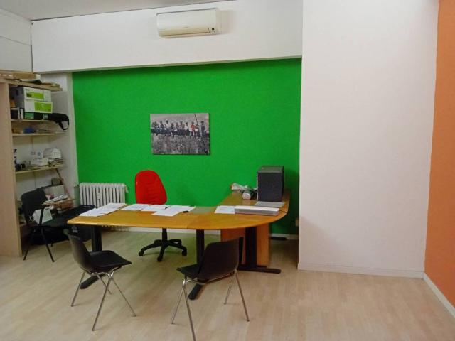 Locale Commerciale in affitto a Parma
