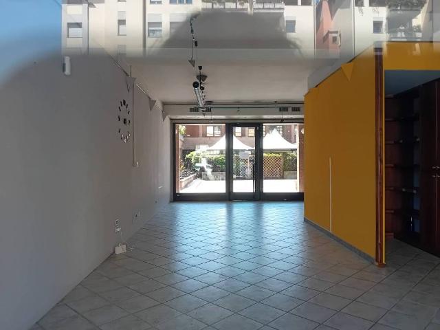 Locale Commerciale in affitto a Parma, Cornocchio