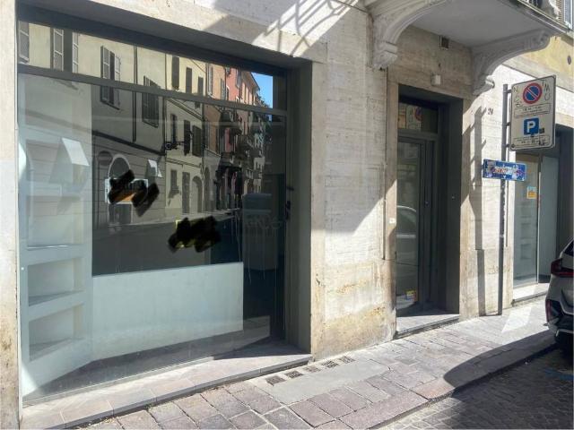 Locale Commerciale in affitto a Parma Centro, Sorbolo