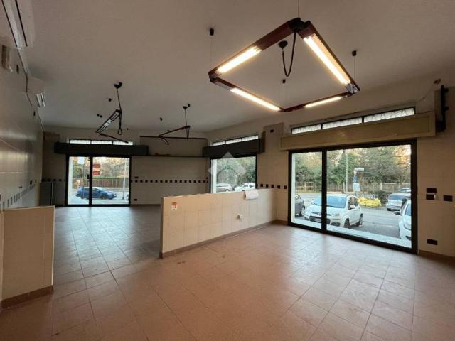 Locale Commerciale in affitto a San Pancrazio, Sorbolo