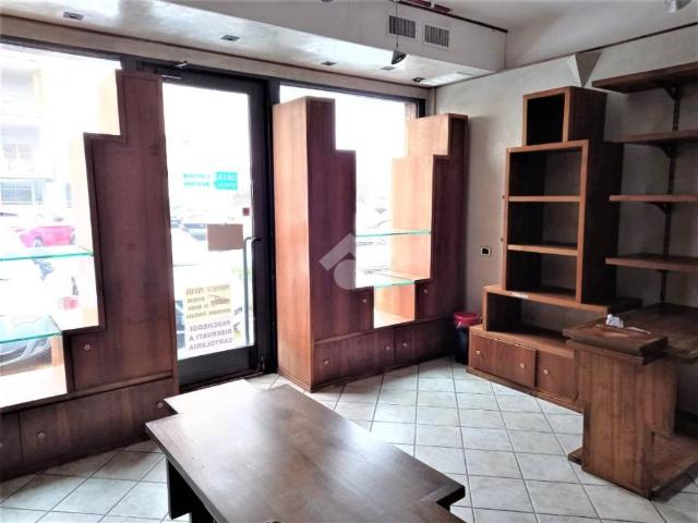 Locale Commerciale in affitto a Parma, Cornocchio