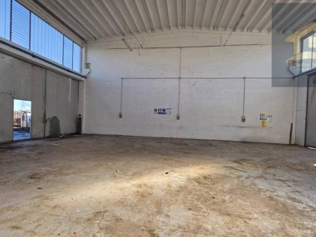 Locale Commerciale in affitto a Golese, Sorbolo