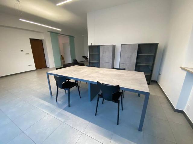 Locale Commerciale in affitto a Golese, Sorbolo