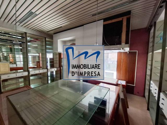 Locale Commerciale in affitto a Parma Centro, Sorbolo