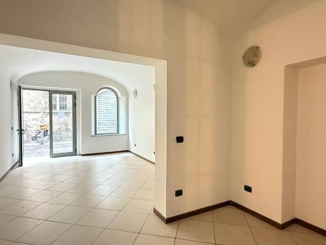 Locale Commerciale in affitto a Parma Centro, Sorbolo