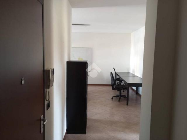 Locale Commerciale in affitto a Golese, Sorbolo