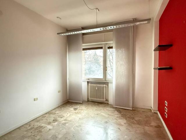 Locale Commerciale in affitto a Parma Centro, Sorbolo