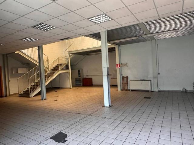 Locale Commerciale in affitto a San Martino, Sorbolo