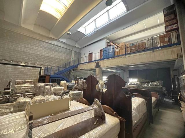 Locale Commerciale in affitto a San Martino, Sorbolo