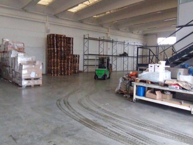 Locale Commerciale in affitto a Cittadella, Sorbolo