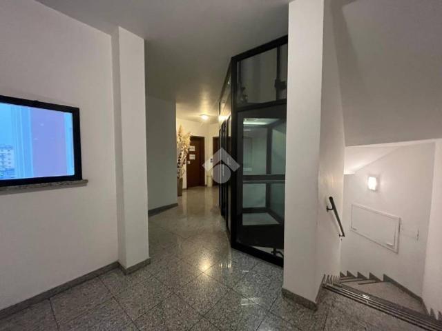 Locale Commerciale in affitto a Parma, Cornocchio