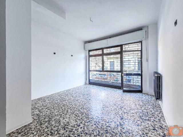 Locale Commerciale in affitto a Lubiana, Sorbolo