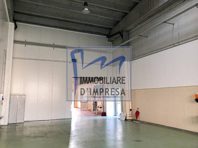 Locale Commerciale in affitto a Golese, Sorbolo