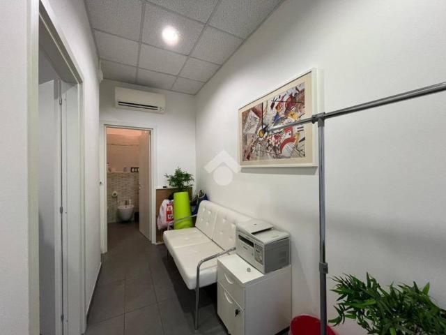 Locale Commerciale in affitto a Pablo, Sorbolo