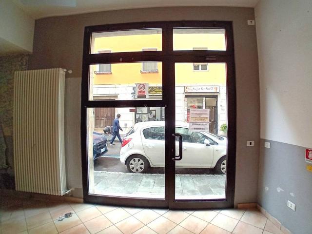 Locale Commerciale in affitto a Parma, Parma Centro