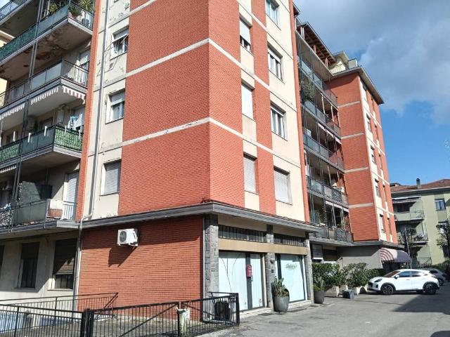 Locale Commerciale in affitto a Lubiana, Sorbolo