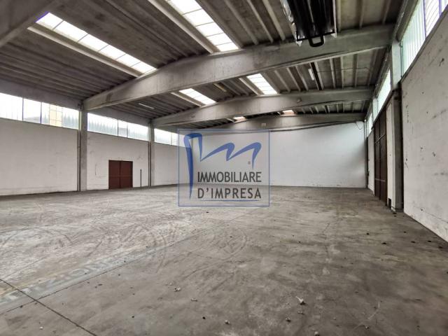 Locale Commerciale in affitto a Parma, Crocetta