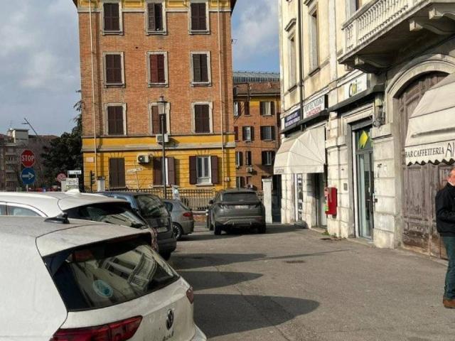 Locale Commerciale in affitto a Pablo, Sorbolo