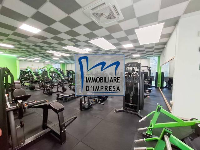 Locale Commerciale in affitto a Lubiana, Sorbolo