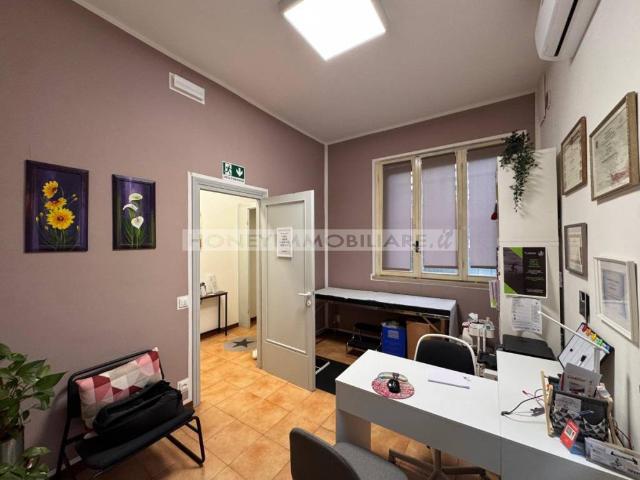 Locale Commerciale in affitto a San Leonardo, Sorbolo