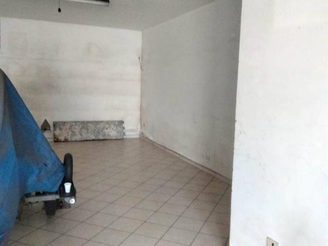 Locale Commerciale in affitto a San Potito Ultra, Campania
