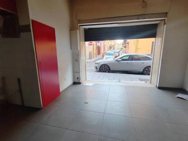 Locale Commerciale in affitto a Partinico, Sicilia