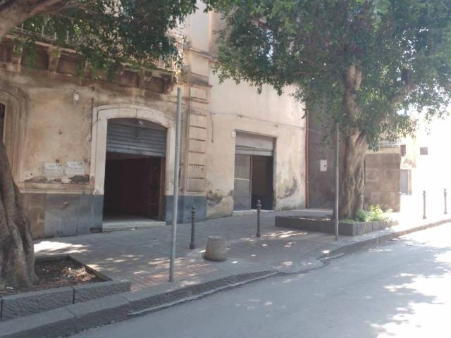 Locale Commerciale in affitto a Paternò, Catania