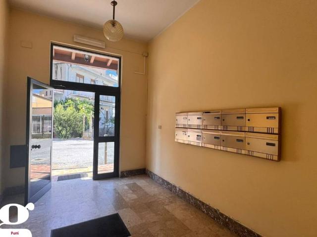 Locale Commerciale in affitto a Patti, Sicilia