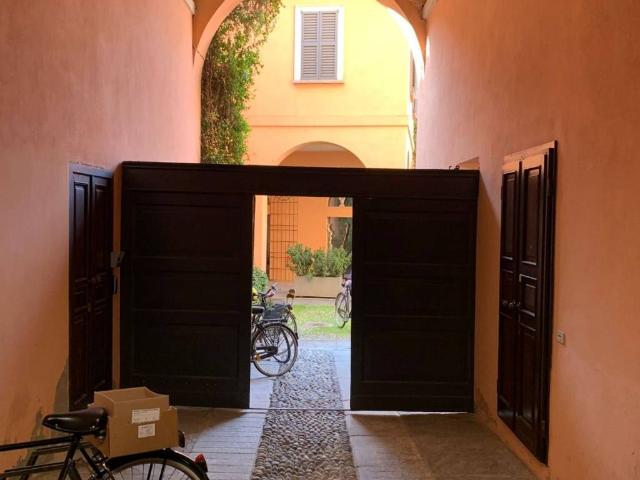 Locale Commerciale in affitto a Borgo Ticino, Pavia