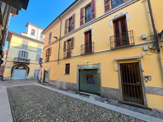 Locale Commerciale in affitto a Ticinello, Pavia