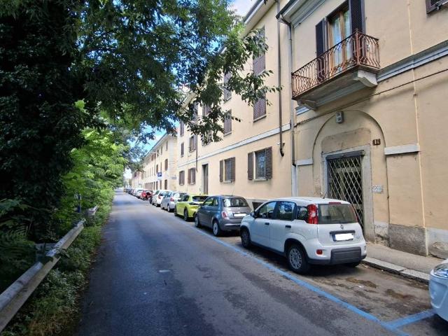 Locale Commerciale in affitto a Pavia, Lombardia