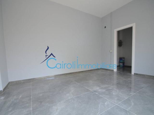 Locale Commerciale in affitto a Crosione, Pavia