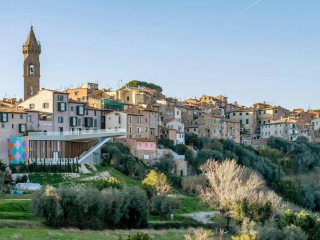 Locale Commerciale in affitto a Peccioli, Toscana