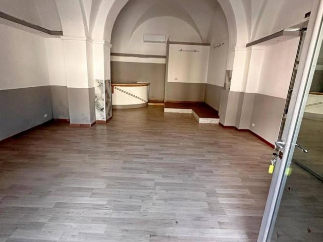 Locale Commerciale in affitto a Pedara, Sicilia