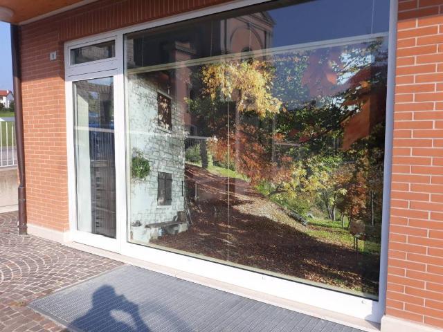 Locale Commerciale in affitto a Pieve del Grappa, Pederobba