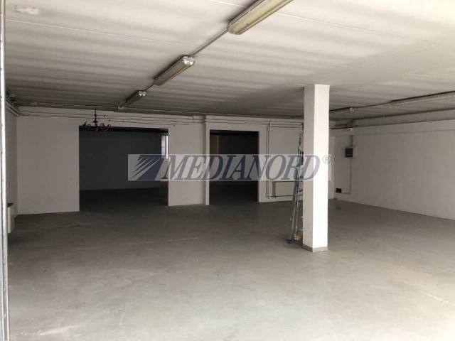 Locale Commerciale in affitto a Pedrengo, Bergamo