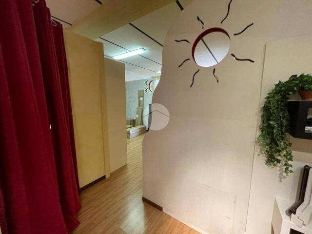 Locale Commerciale in affitto a Pedrengo, Lombardia